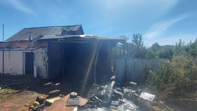 В Бузулуке при пожаре в жилом доме пострадал мужчина 