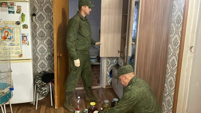 В Оренбургской области четыре человека скончались от отравления суррогатным алкоголем (18+)