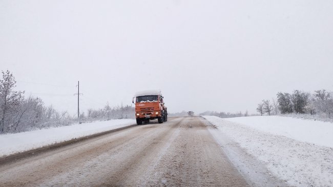 Водителей призывают «переобуть» авто и сменить режим вождения на зимний