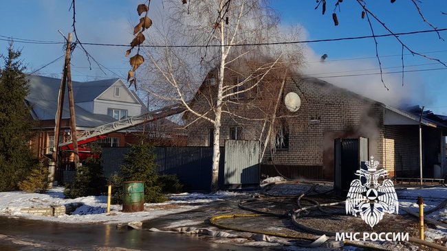 В Бузулуке горел двухэтажный частный дом 