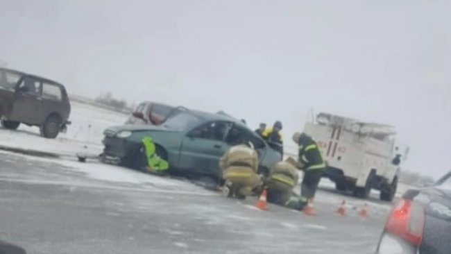 На трассе между Бузулуком и Сорочинском произошло ДТП с 4 автомобилями (18+)