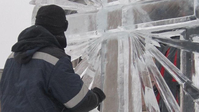В Бузулуке проходит первый в Оренбуржье фестиваль ледовых скульптур (0+)