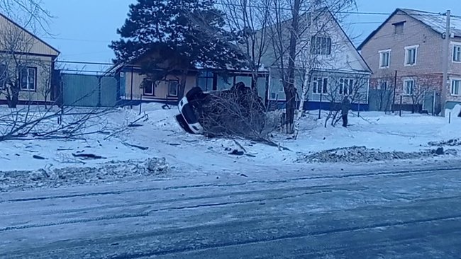 Как правильно ездить по ледяным колеям?