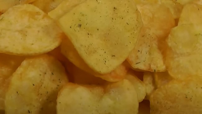 Роскачество обнаружило в чипсах кадмий и мышьяк в 10 раз выше нормы