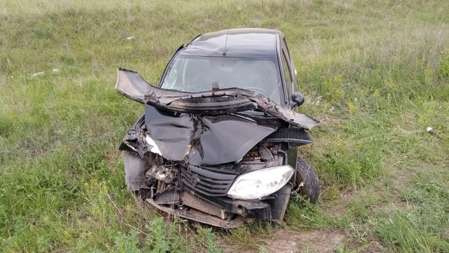 На трассе в Бузулукском районе столкнулись иномарка и КамАЗ 
