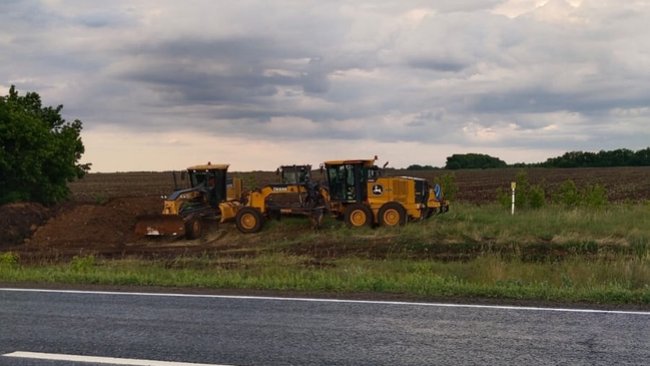 За Бузулуком строят временную объездную дорогу 