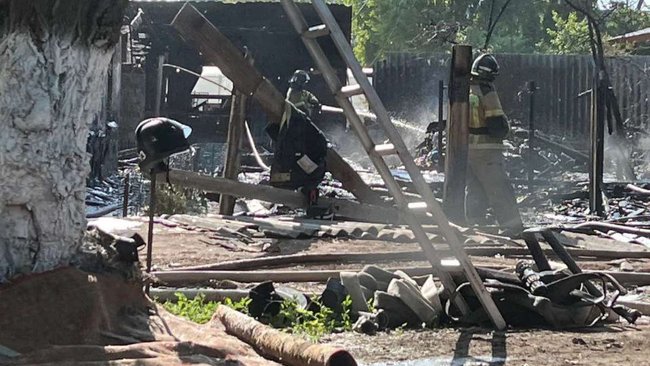 Бузулукские полицейские помогли многодетной семье погорельцев 