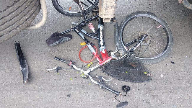 В Бузулуке под колеса фуры попал пожилой велосипедист 