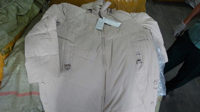 В Оренбургской области задержали фуру с 20 тоннами одежды «Abibas»