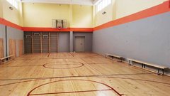 Ребята Красногвардейской школы начали заниматься в обновленном спортзале 