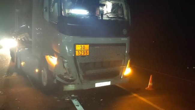 На трассе около Бузулука фура сбила двоих людей (18+)