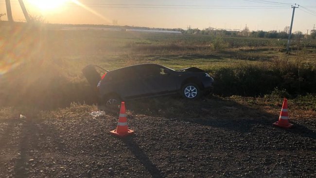 На трассе в Бузулукском районе перевернулась машина