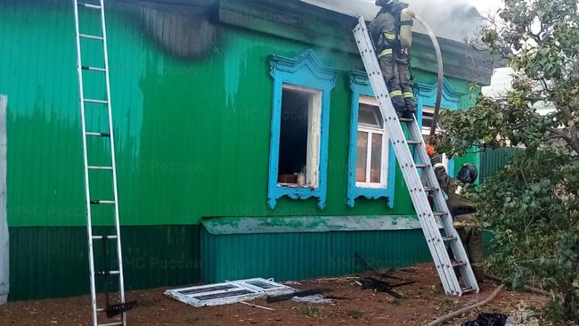 За два дня в Бузулуке сгорели два дома, один человек пострадал