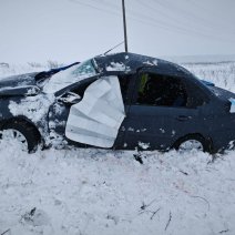 В Бузулукском районе машина съехала в кювет и перевернулась 