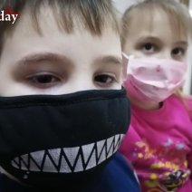 Минздрав опроверг информацию о вакцинации школьников от ковида 