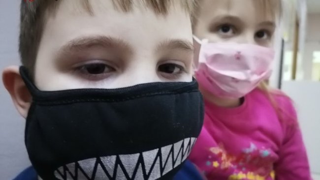 Минздрав опроверг информацию о вакцинации школьников от ковида 