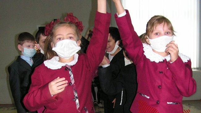 Депутаты Госдумы заговорили о чипировании школьной формы