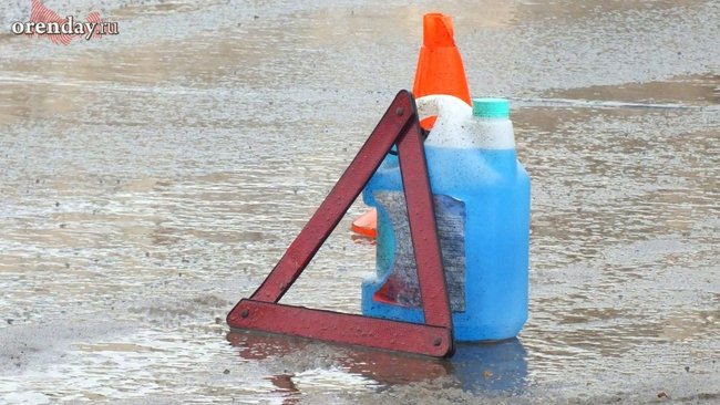 В Бузулуке на дороге загорелся автомобиль