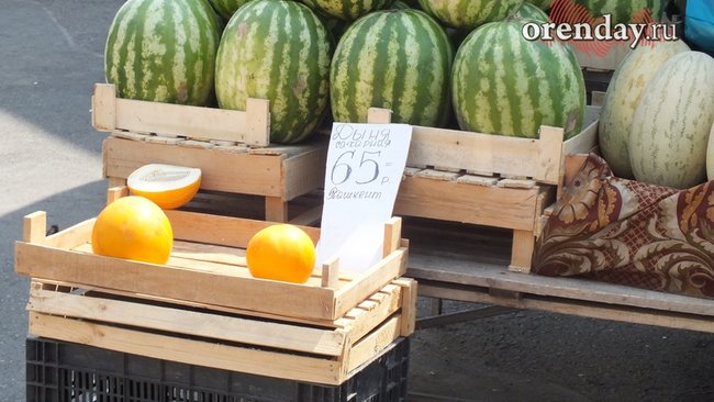 Арбуз, купленный под Бузулуком, стал причиной отравления семьи из четырех человек