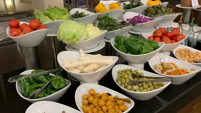 Подготовка к Новому году: как встретить праздники и не набрать лишний вес 