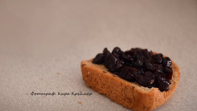 Выкиньте это немедленно: почему нельзя срезать плесень с продуктов?