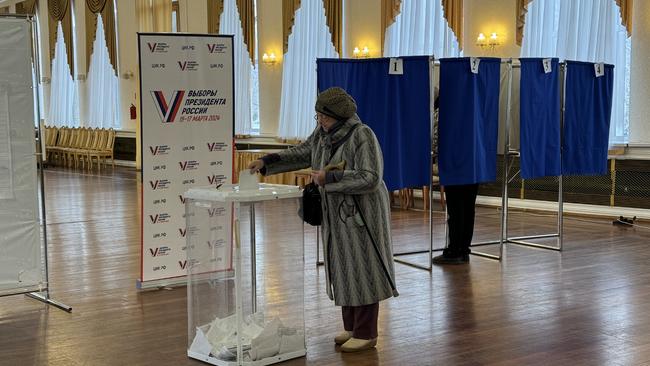 Жители Бузулука с раннего утра начали активно участвовать в выборах президента России.