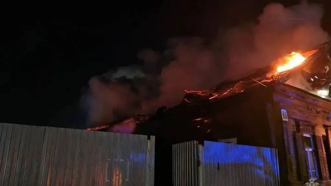 В Бузулуке при пожаре пострадал мужчина, спасены двое детей