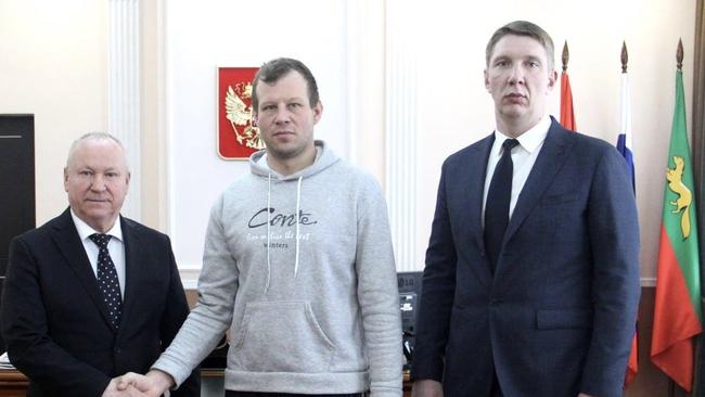 Вручили ключи от квартиры 