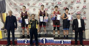 Бузулукские борцы взяли пять медалей на первенстве области