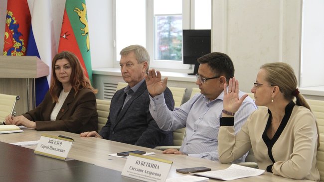 Район готовится к зиме и новому учебному году