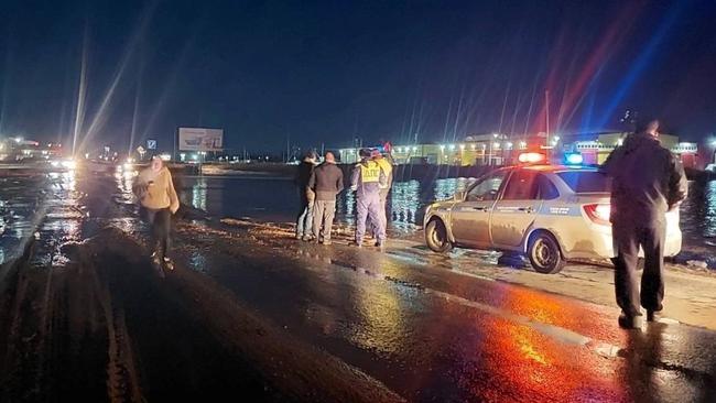 Перекрыто движение на выезде из города в сторону Самары в районе поворота на п. Радугу   