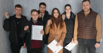 Пятеро сирот из Бузулука получили ключи от новых квартир 