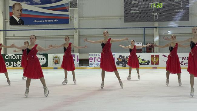Лёд, свет и память: в Бузулуке прошло шоу «Эхо победы в наших сердцах» 