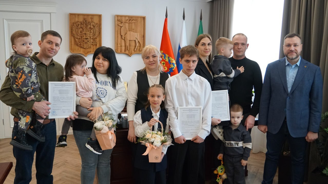 Молодые семьи из Бузулука получили выплаты на жильё