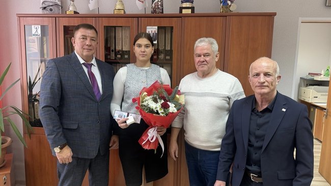 Татьяне Горюшиной вручили удостоверение и почётный знак «Мастер спорта России»