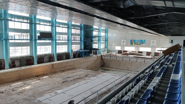 В водноспортивном комплексе «Нефтяник» начался долгожданный ремонт.  