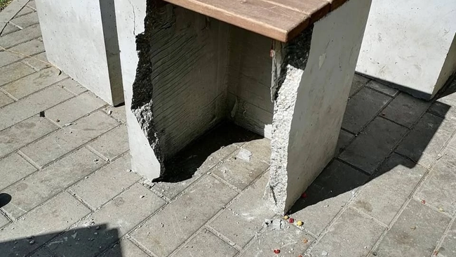 Я не знаю, каким словом  назвать этих людей