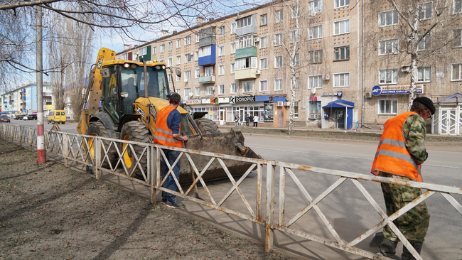 В Бузулуке началась весенняя уборка города