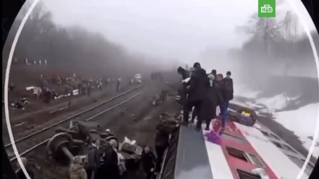 Поезд сошел с рельсов: есть пострадавшие