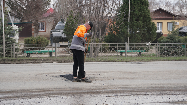 Новых дорог не будет, но ямы заделают
