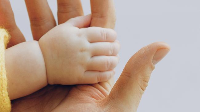 Мать судят за убийство трехмесячного ребенка