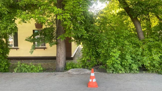 Водитель электросамоката сбил женщину и уехал