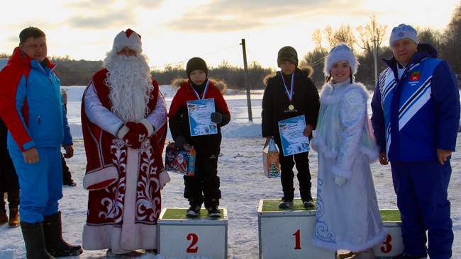 Рождественский забег в Мичурино собрал более 200 участников