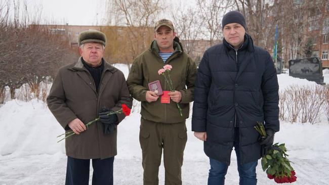 Возложение цветов к мемориалу «Вечный огонь» 