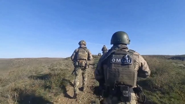 Под Новотроицком стрелок после нападения на полицейских скрылся в горах: район оцеплен