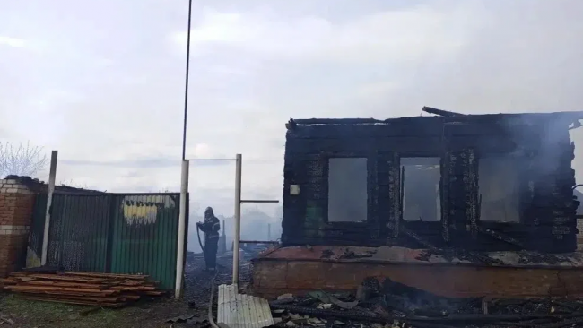 В Бузулукском районе собирают помощь семье, оставшейся без дома после пожара