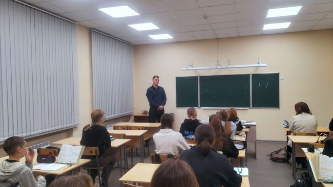 Фермер и школьники: о чём говорили на уроке предпринимательства в Палимовской школе