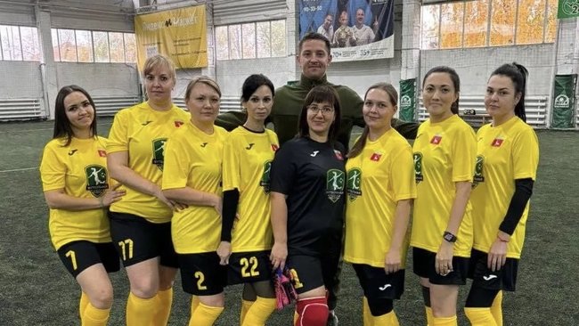 «Футбольные мамы»