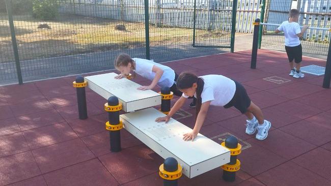 В Красногвардейце строят стадион, в Искре открыли площадку для ГТО 