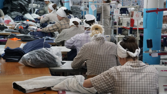 Глава Бузулука посетил женскую колонию с швейным производством